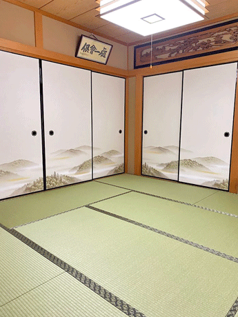 ���i���G