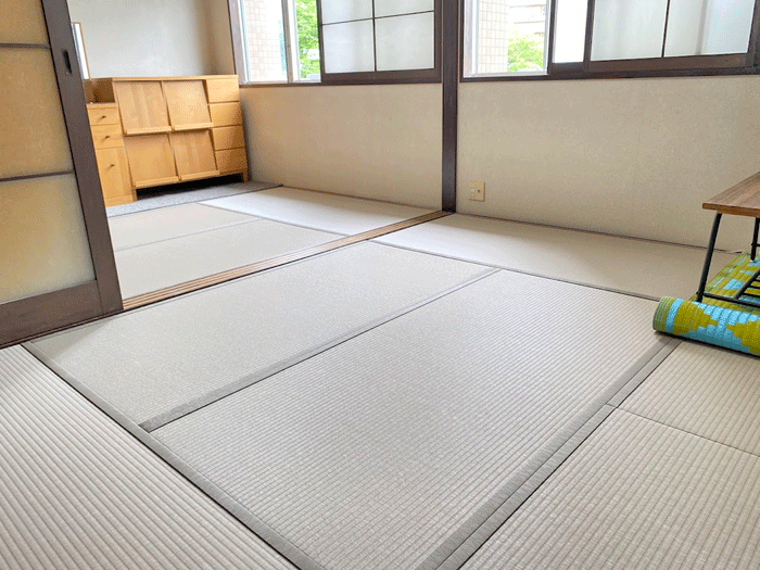 ���a����