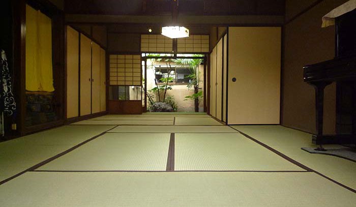 ������̕\�ւ��{�H