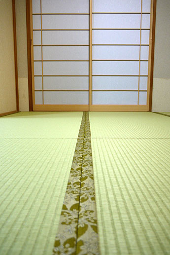 ���\��+��q������