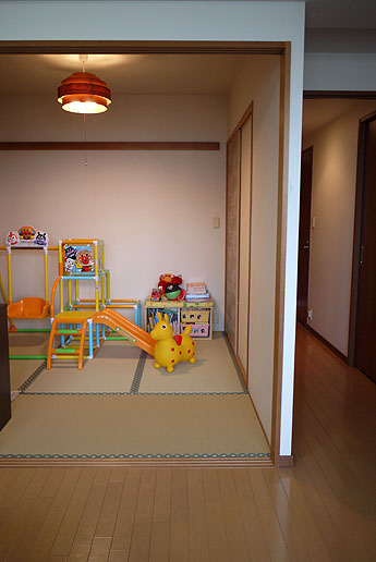 �a���̏�ɕ\�ւ�