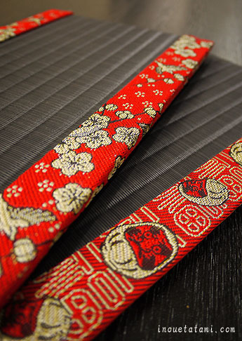 ��{�H���ɏ������ھ��Ēv���܂��B