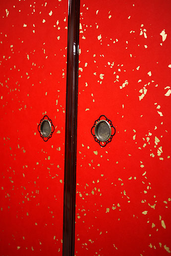 �������ց@���