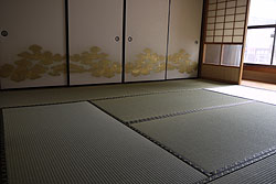 �i���ؖ����E�o�׏ؖ����t���ł��B