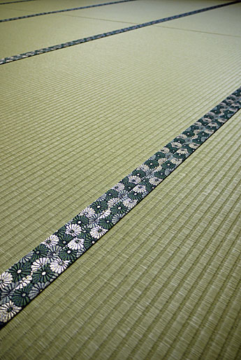 �􉏁F�D���@�e