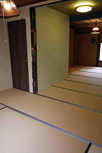 �����݂̉��ŗV��